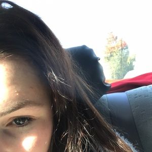 Meet your Posher, Abigail